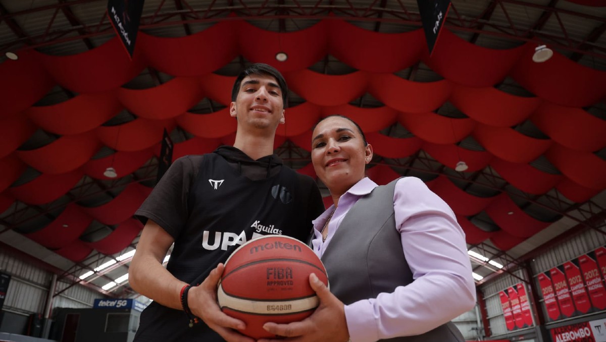 Jessica Leal Osuna, ex jugadora del equipo Águilas de la Upaep, heredó la pasión por el deporte a sus hijos | Especial