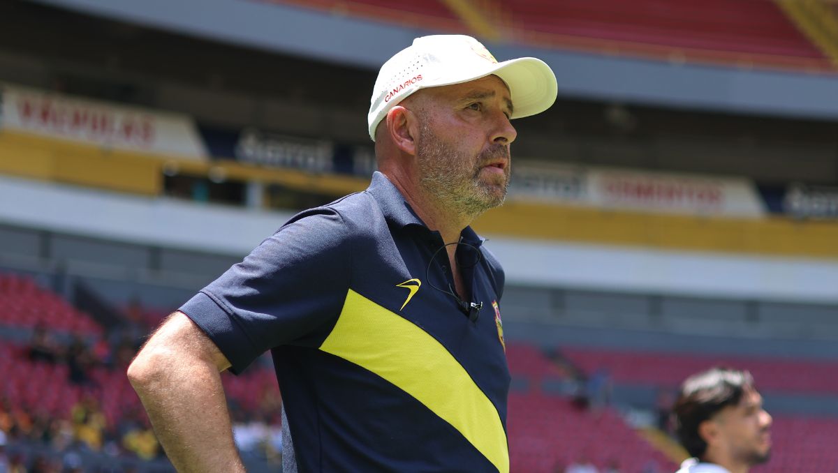 Ignacio Castro, entrenador del Morelia, expresó que es de los peores días de su carrera tras la eliminación (Imago7)