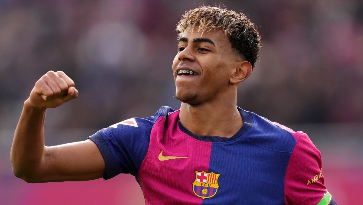 Mujer pide a Lamine Yamal que le tome una foto sin saber que es jugador del Barcelona; deportista finge ser otra persona: "Me llamo Bryan"