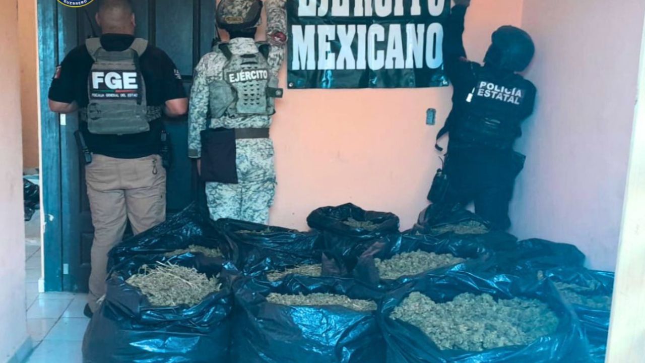 Rescatan a migrante secuestrado y decomisan droga en Tlacoachistlahuaca, Guerrero