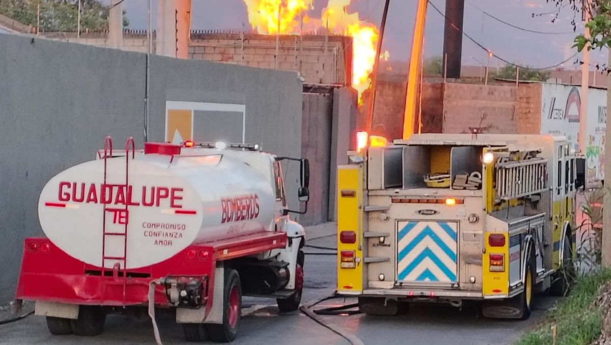 Elementos de Protección Civil de Guadalupe y de Nuevo León, así como Bomberos, atendieron el incendio | Agustín Martínez