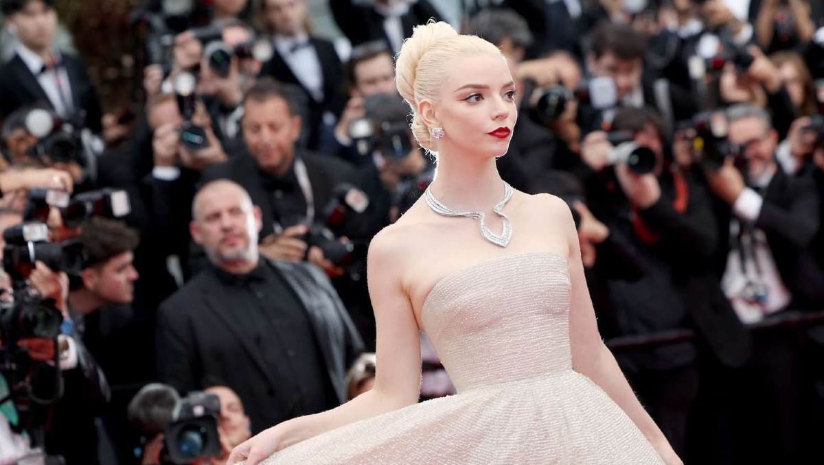 Festival Cannes prohíbe desnudez y ropa voluminosa en alfombra roja