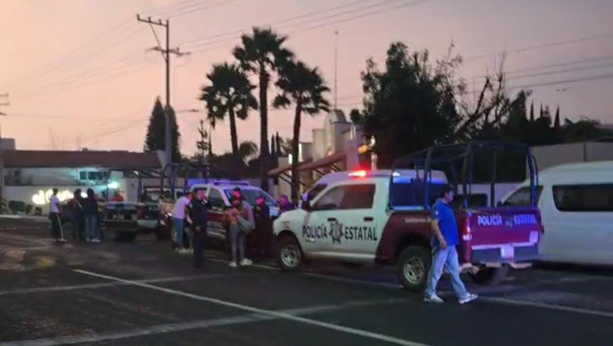Asesinan a chofer de una combi frente a pasajeros en Atlixco, Puebla | Especial