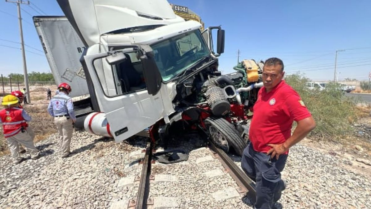 El tractocamión que transportaba lingotes de aluminio. | Especial