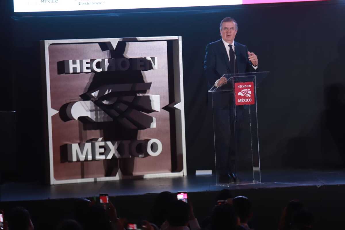 Marcelo Ebrard en el lanzamiento del Programa Hecho en México con las marcas Kapital y Banco Dondé. (Foto: Juan Carlos Bautista)