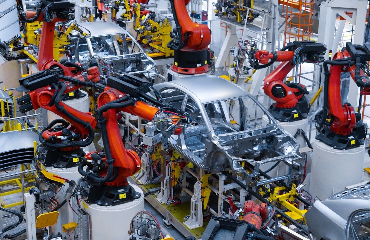 México se encuentra en el cuarto mayor exportador de autopartes y vehículos a nivel global. (Especial)