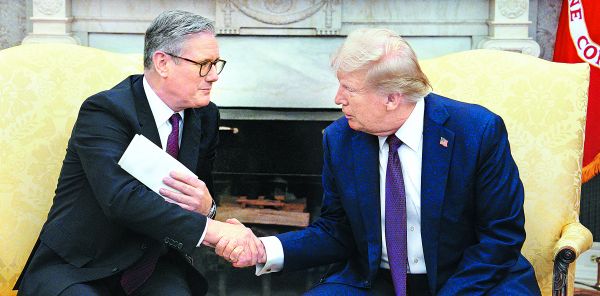 El republicano y Keir Starmer, primer ministro británico, se reunieron en febrero en Washington. AFP