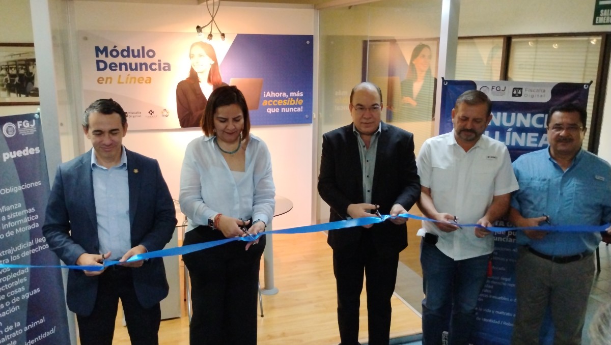 La FGJ Tamaulipas abrió un módulo de denuncia ciudadana en la Canaco Tampico. (Víctor Durán)