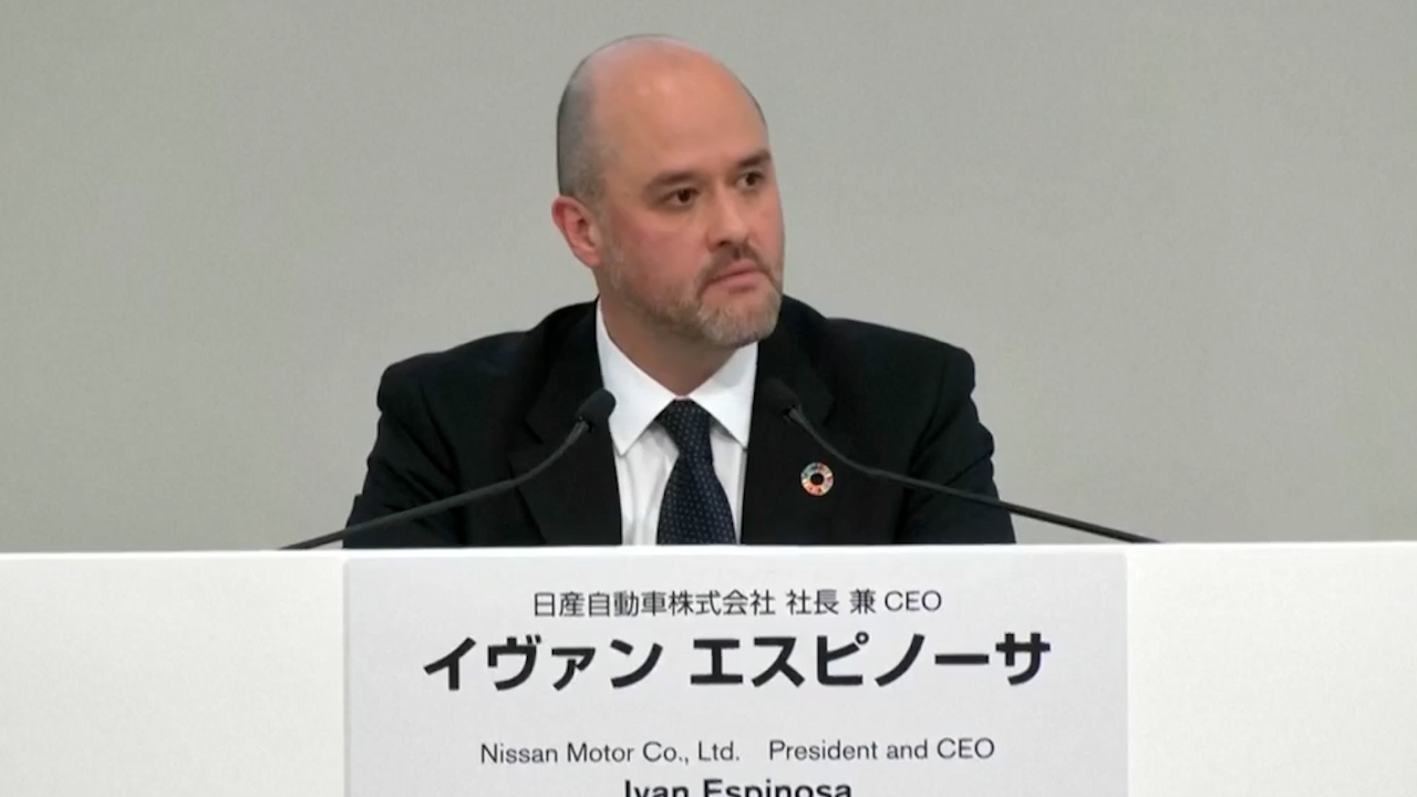Nissan recortará costos con despidos y menor producción, como parte de una nueva estrategia.