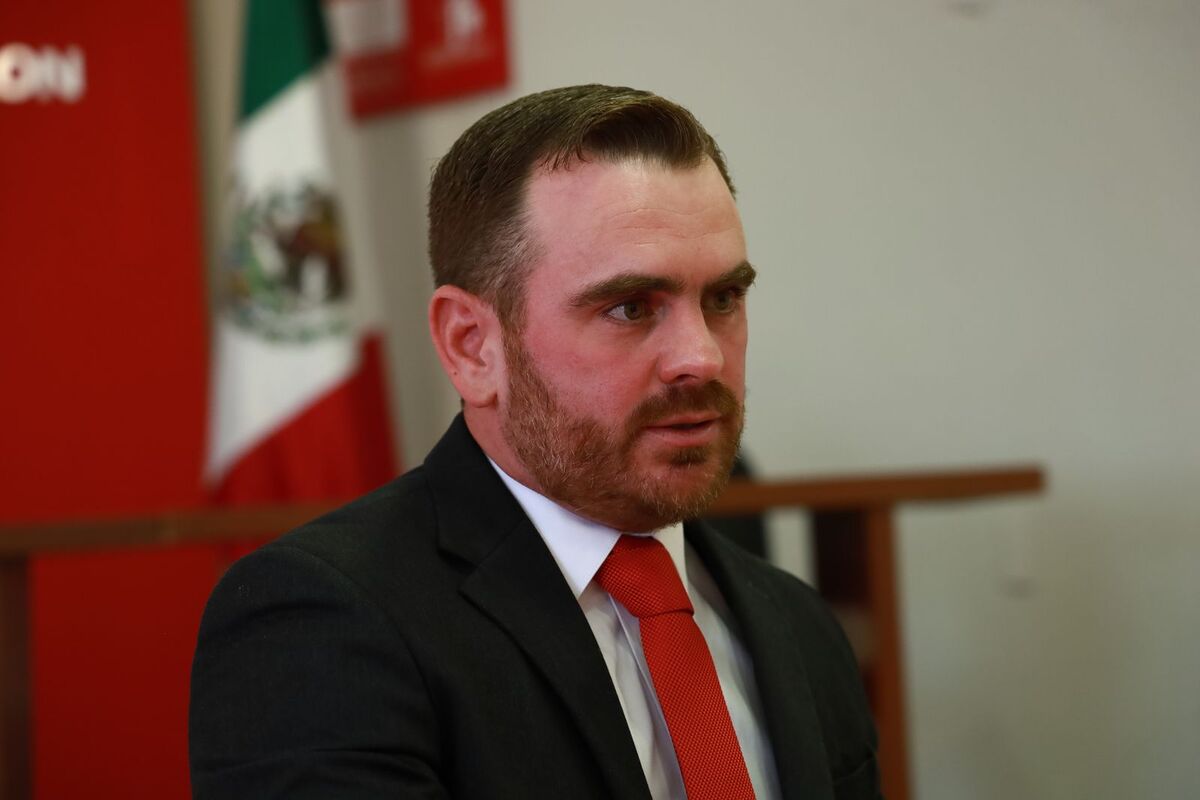 Tomó protesta al nuevo presidente de la CMIC Laguna, Alejandro Jiménez Algara. | Especial