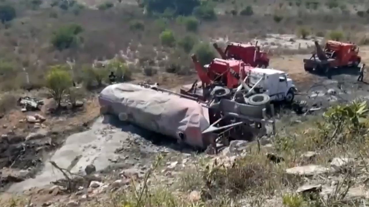 Accidente en la Cuacnopalan-Oaxaca deja 21 muertos y 20 lesionados