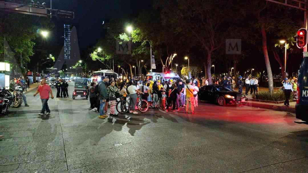 Un automóvil se impactó contra una motocicleta eléctrica. (Foto: Jorge Becerril)