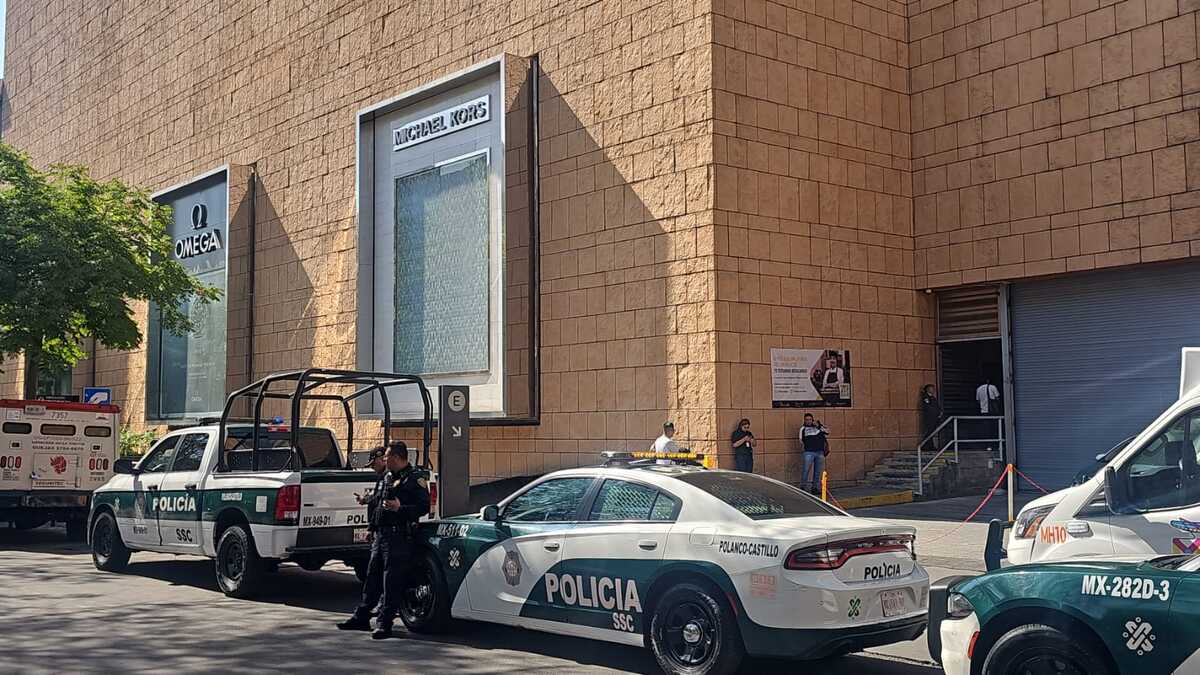 Autoridades acordonaron la zona tras la caída del hombre. |  Luis Alfaro
