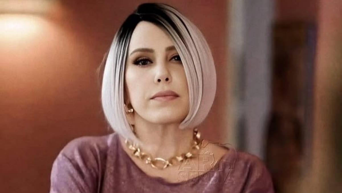 Azela Robinson fue amenazada a punto de pistola | Instagram