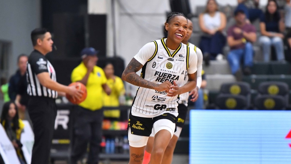 Delicia Washington de Fuerza Regia Femenil es una de las jugadoras con más puntos en la LNBP (Fuerza Regia)