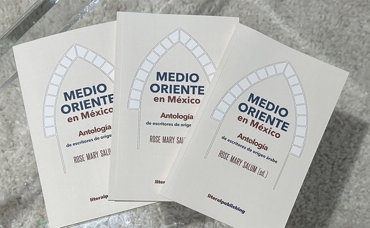 Ejemplares de ‘Antología de escritores de origen árabe’, compilada por Rose Mary Salum. (Literal Publishing)