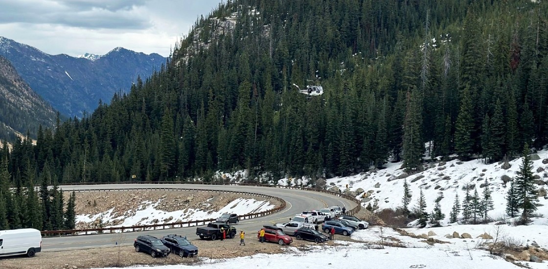 Hombre sobrevive a caída mortal en las North Cascades. | Foto: AP