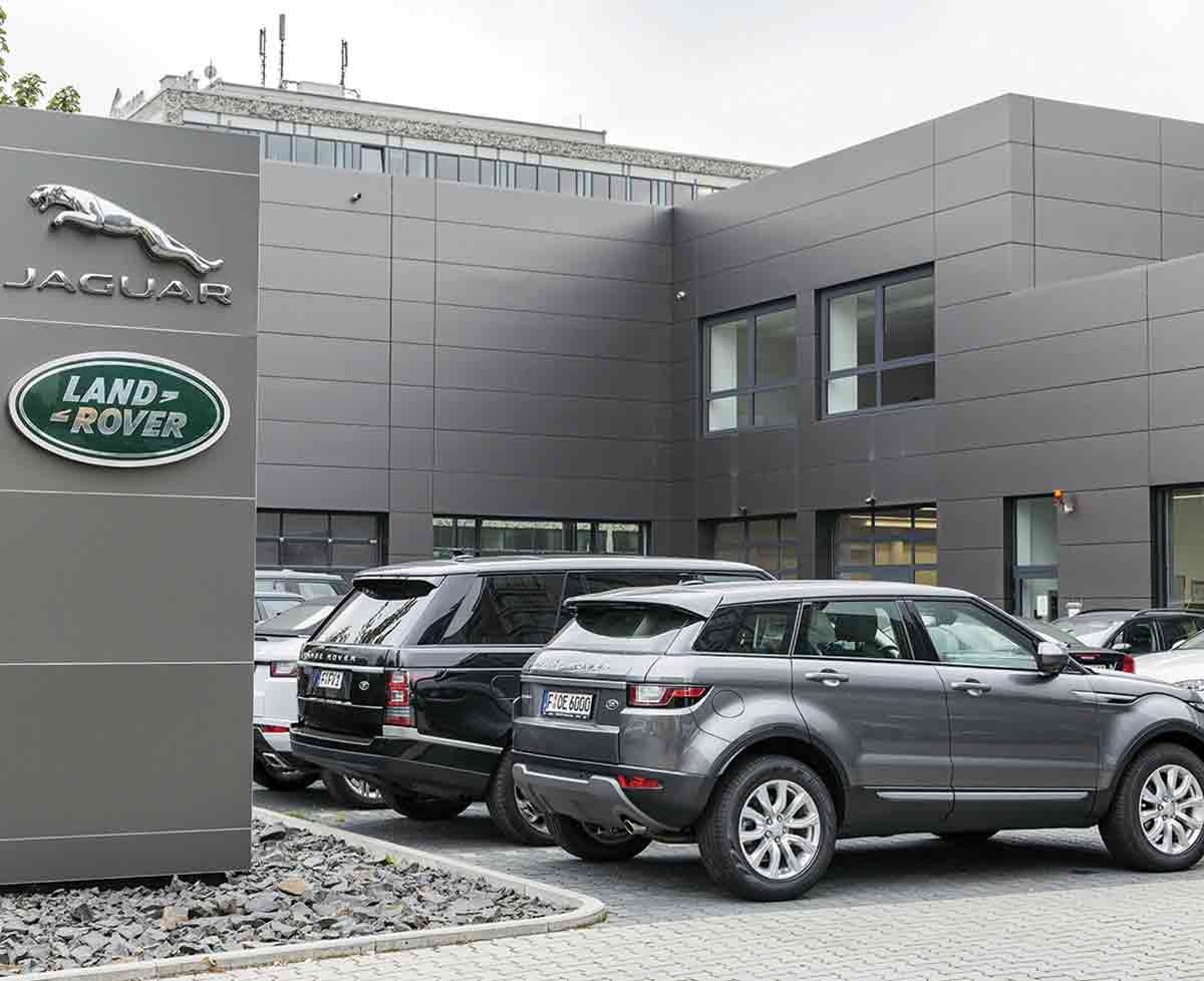 JLR, aspira a que su cadena de suministro y operaciones sean de cero emisiones netas para 2039.