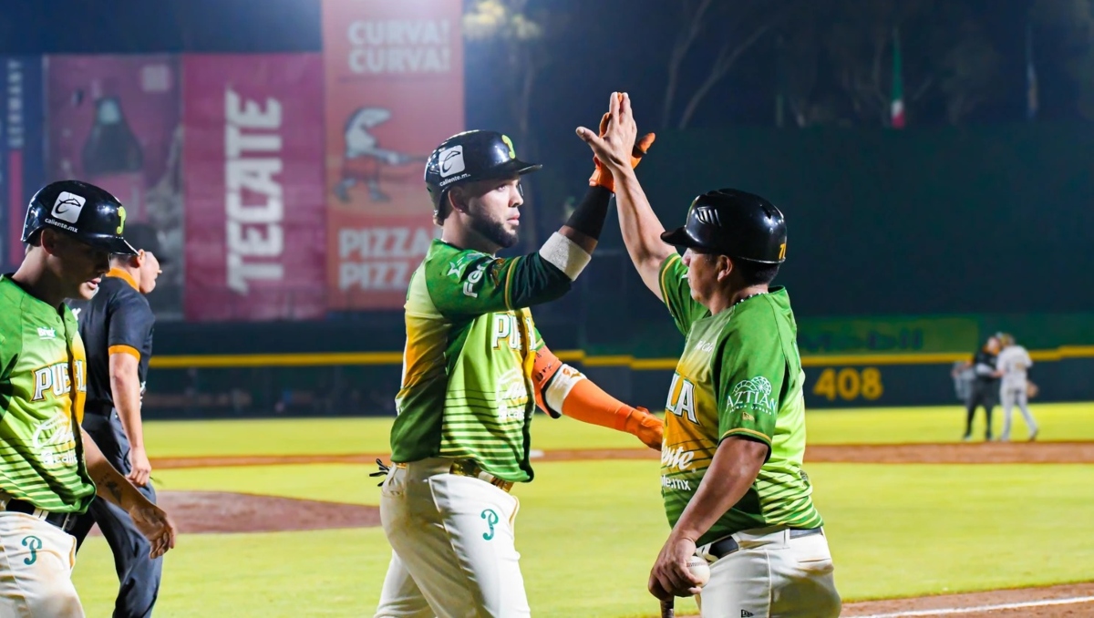 Pericos de Puebla caen ante Leones en el tercer partido de la serie | Jaime Zambrano