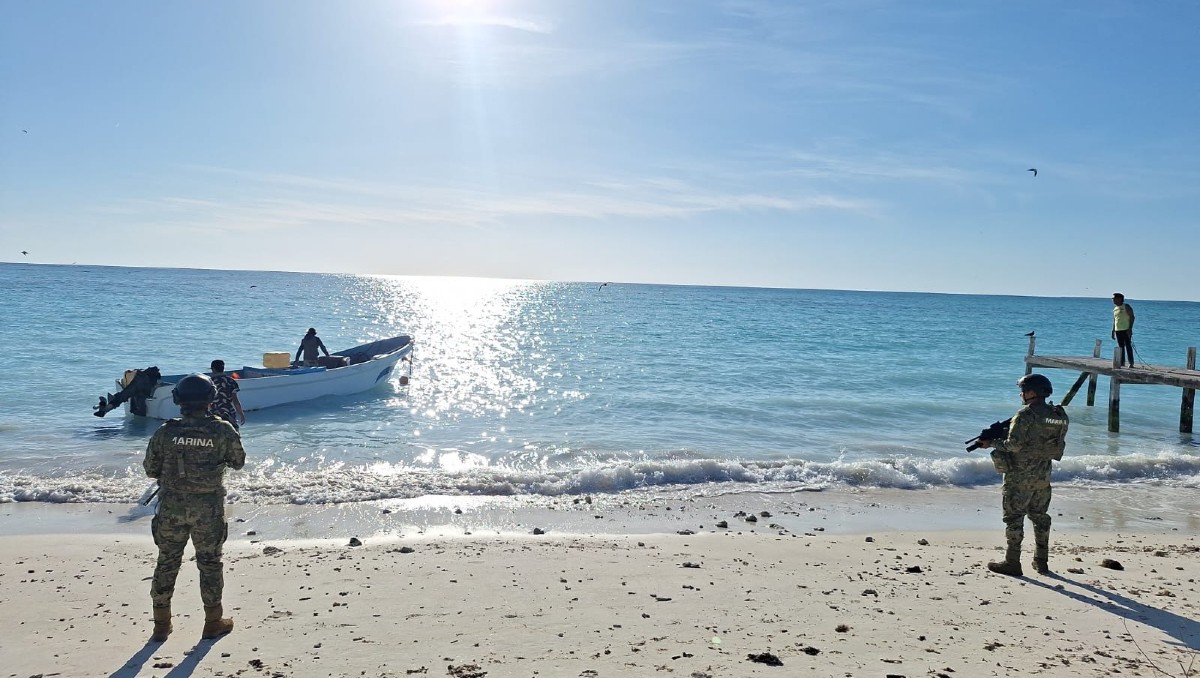 Pescadores quedaron varados tras quedarse sin combustible | Especial