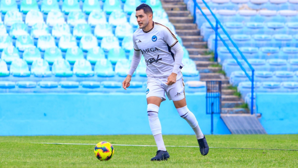 Sergio "La Morsa" Flores, mediocampista de la Jaiba Brava.