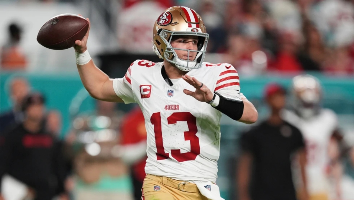 Brock Purdy firma millonario contrato para seguir en los San Francisco 49ers (AP)
