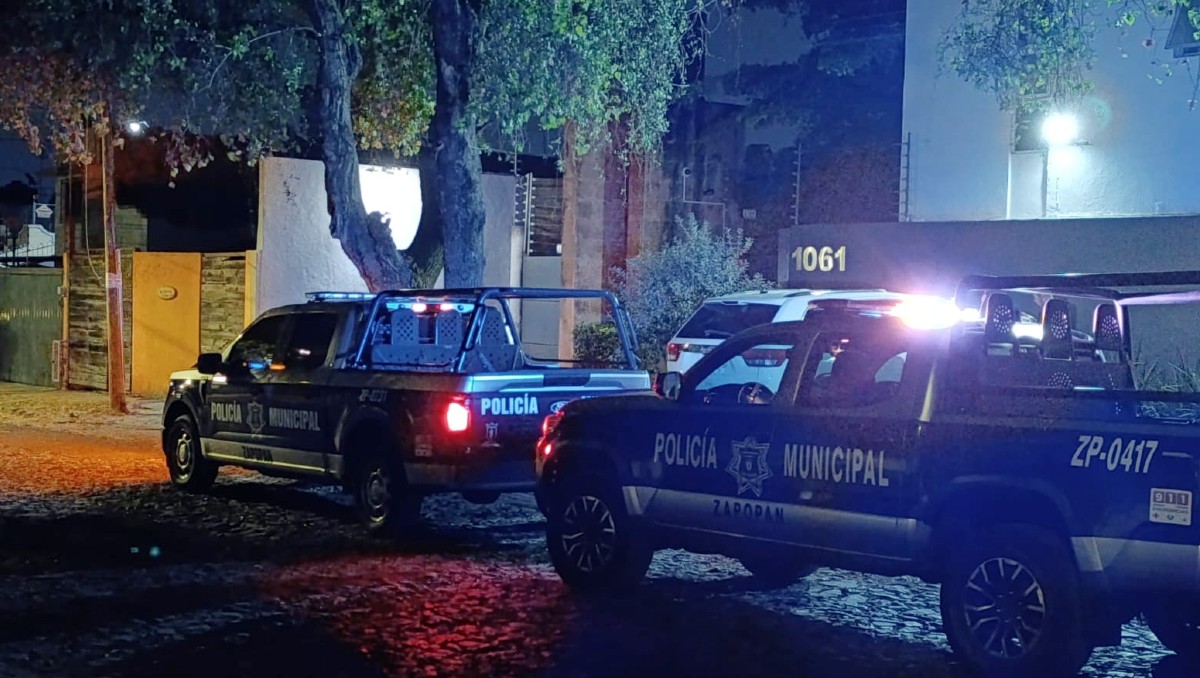 Policías de Zapopan acudieron al coto donde localizaron a una mujer muerta (Vicente Torres Alfaro)