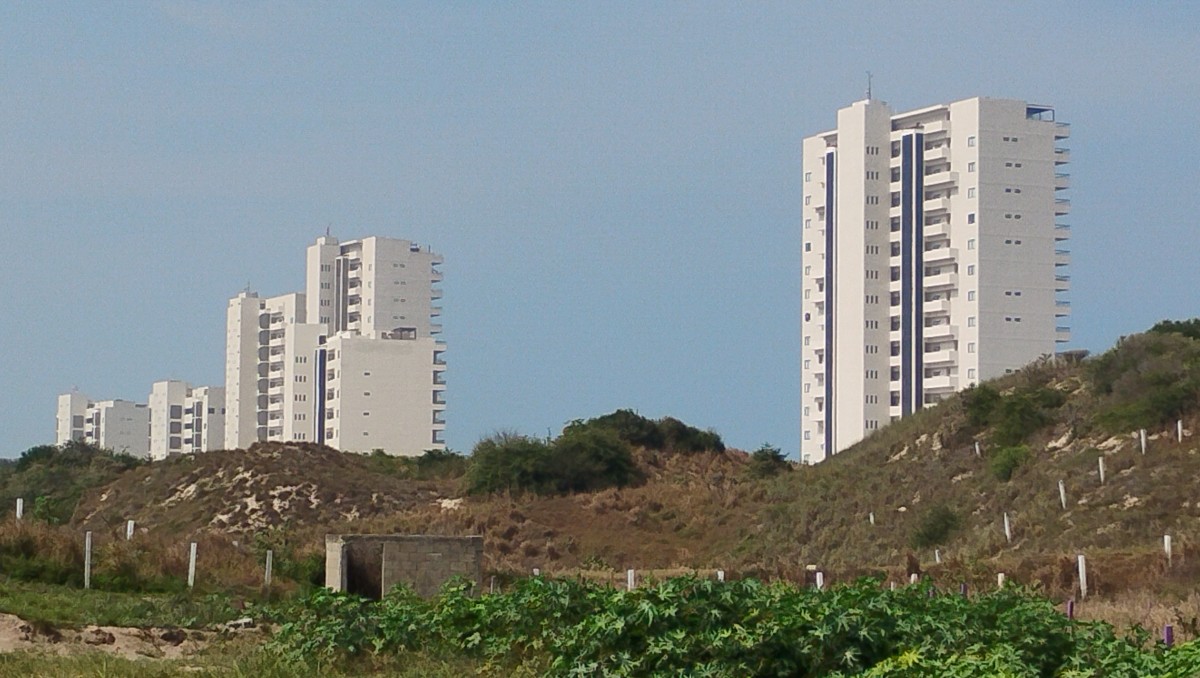 Torres departamentales en Playa Miramar de Ciudad Madero. (Víctor Durán)