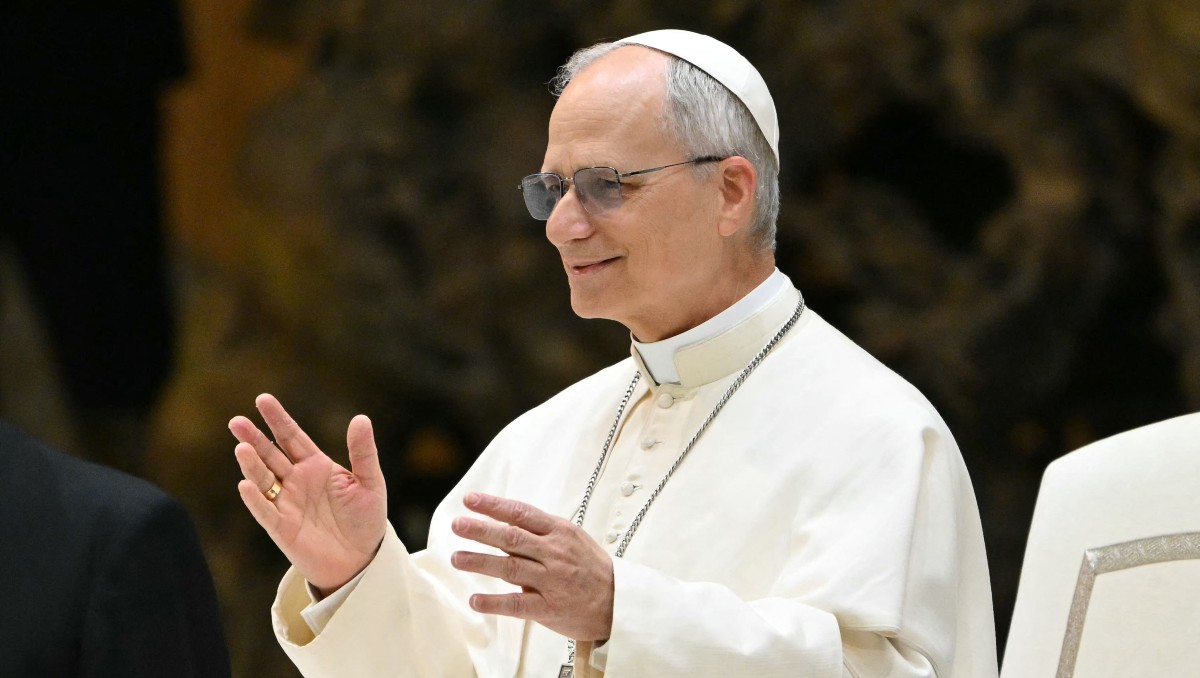 En dicha misa, León XIV recibe el anillo del pescador y el palio, símbolos del poder pontificio. (Foto: AFP)