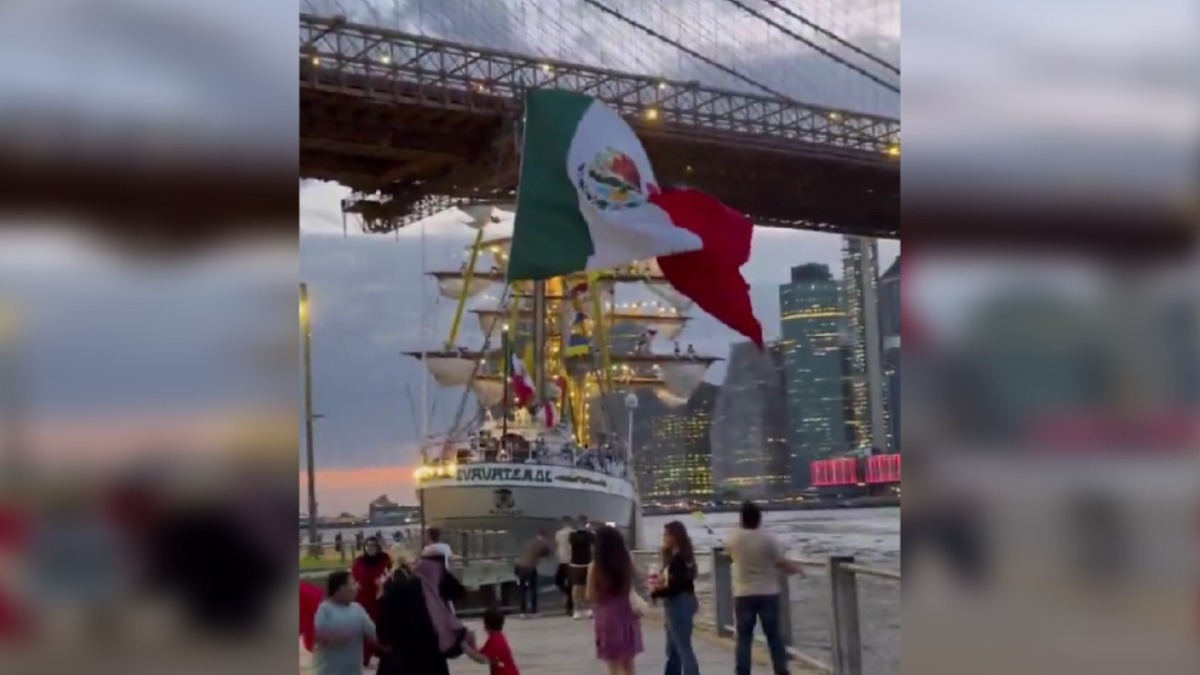 Momento del accidente del buque contra el puente en EU.