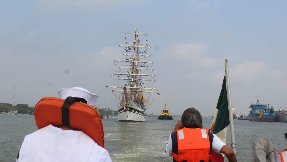 Buque escuela “Simón Bolívar” zarpó del Puerto de Tampico. (Jesús Alberto García)
