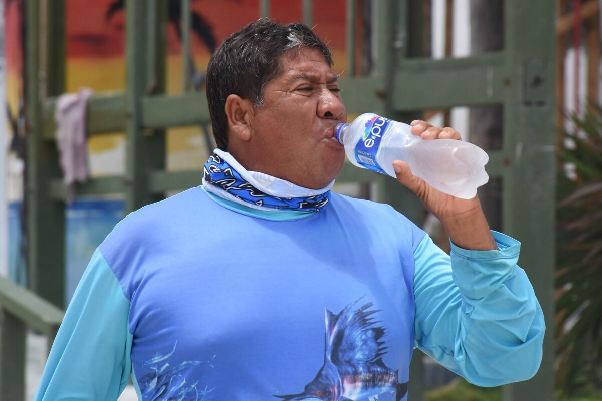 Recomendaron a los trabajadores el mantenerse bien hidratados. | Foto: Cuartoscuro