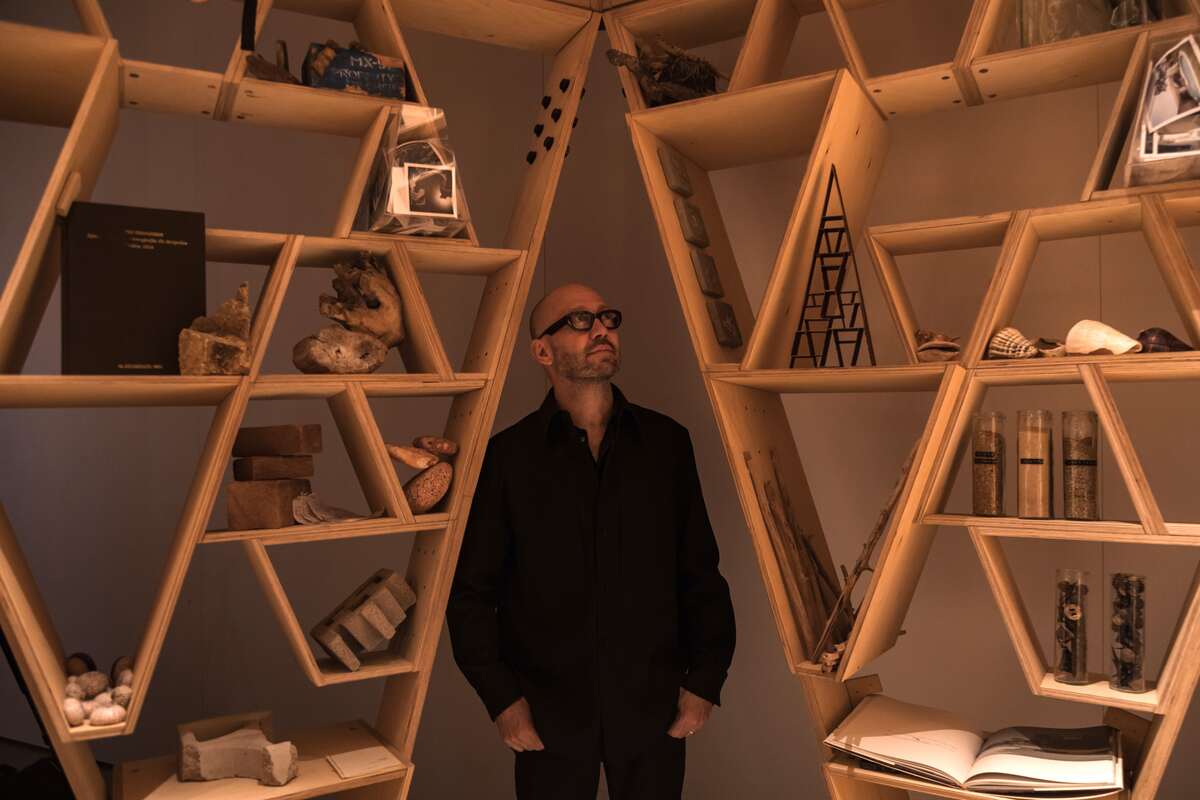 Desde la Bienal de Arquitectura de Venecia 2025, una instalación mexicana nos invita a repensar  nuestras ciudades a partir de la memoria. (Cortesía)