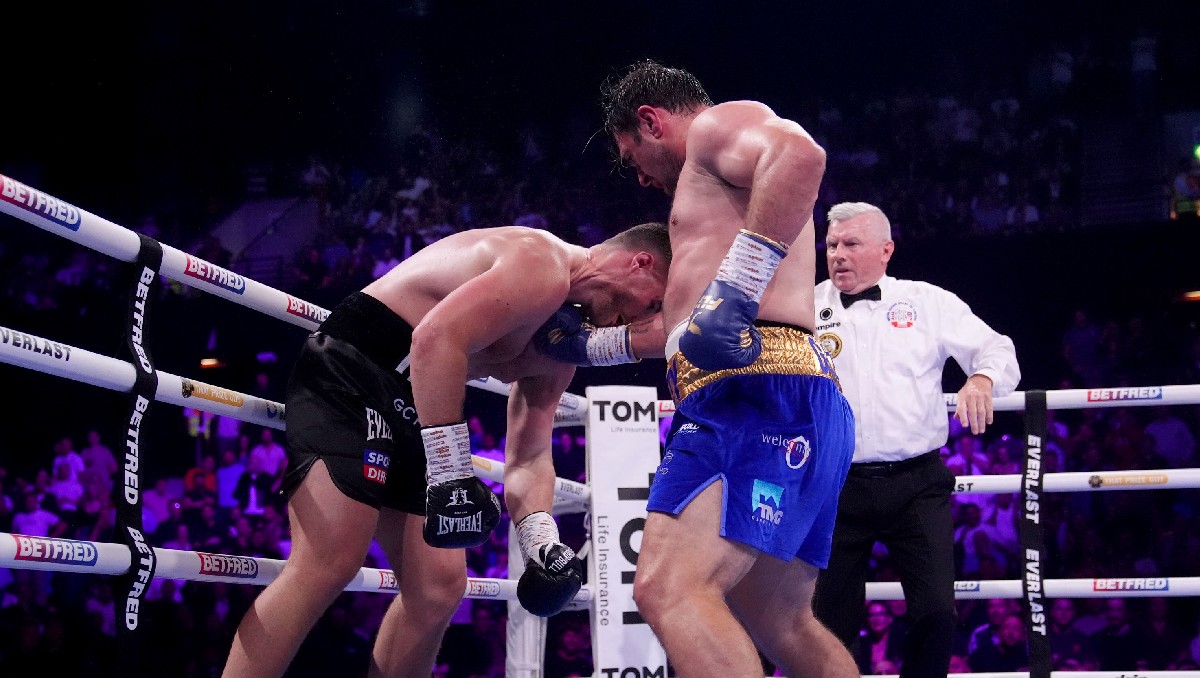 Dave Allen conecta brutal nocaut a Johnny Fisher, quien requirió oxígeno (AP)