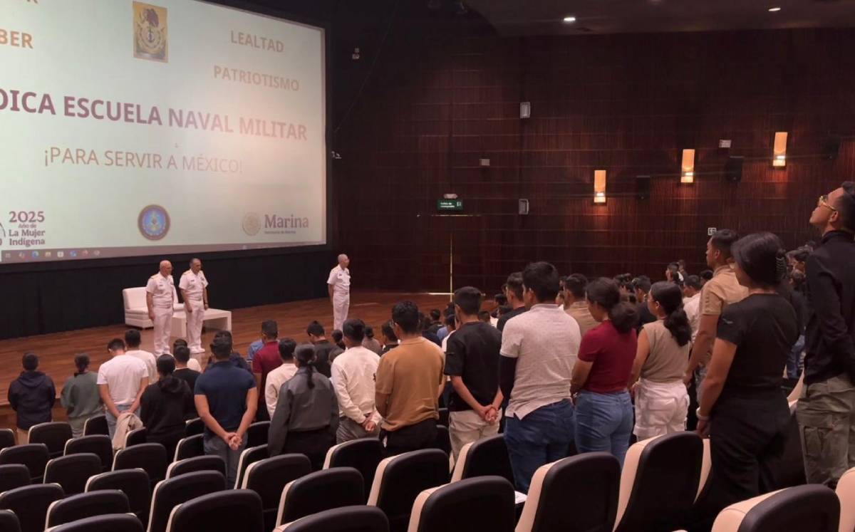 Semar se reúne con familiares de cadetes del buque Cuauhtémoc