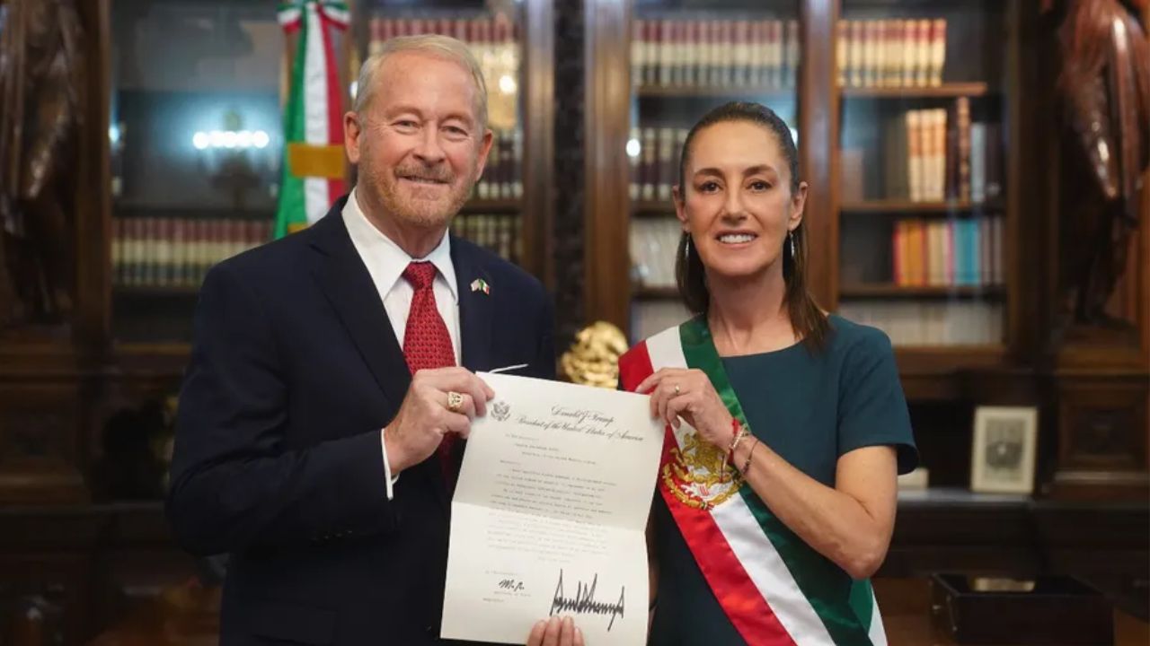 Sheinbaum se reúne con embajadores en Palacio Nacional, entre ellos, el nuevo representante de EU