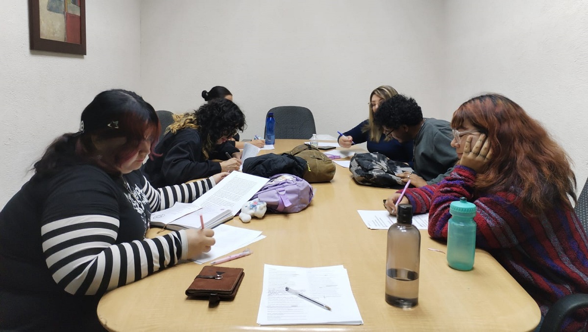 Integrantes del taller literario Tigre al espejo. (cortesía)