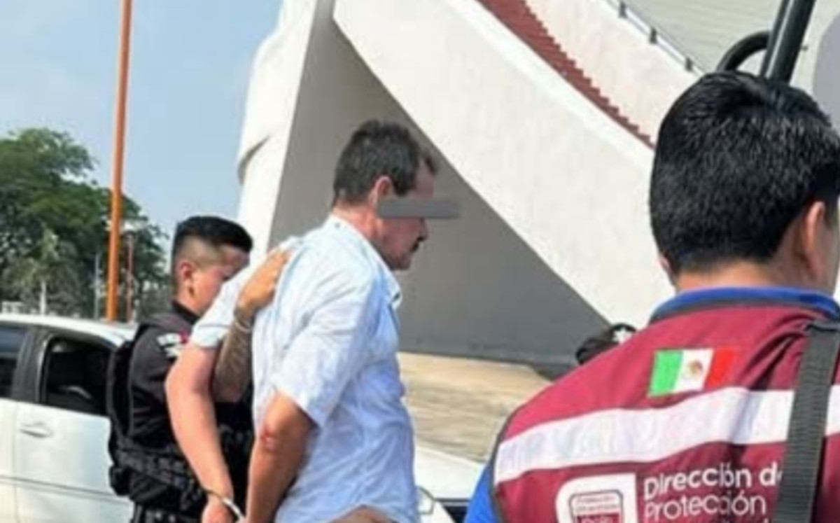 Detienen a hombre que ingresó con un arma de juguete a la UAT