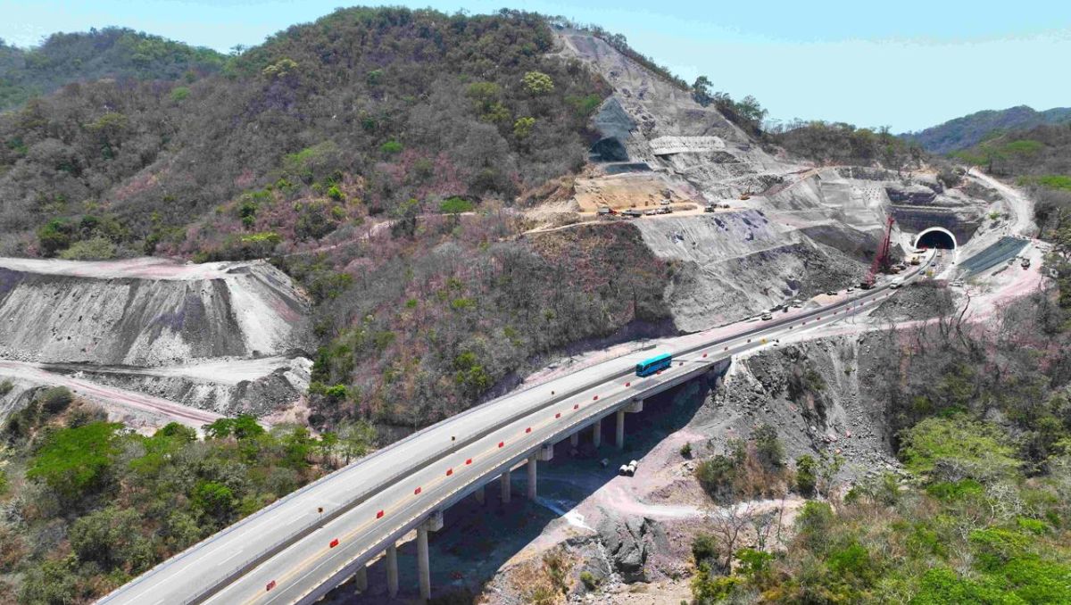 Estas estructuras fueron incorporadas en un tramo de 18 kilómetros de largo de la vialidad | Especial