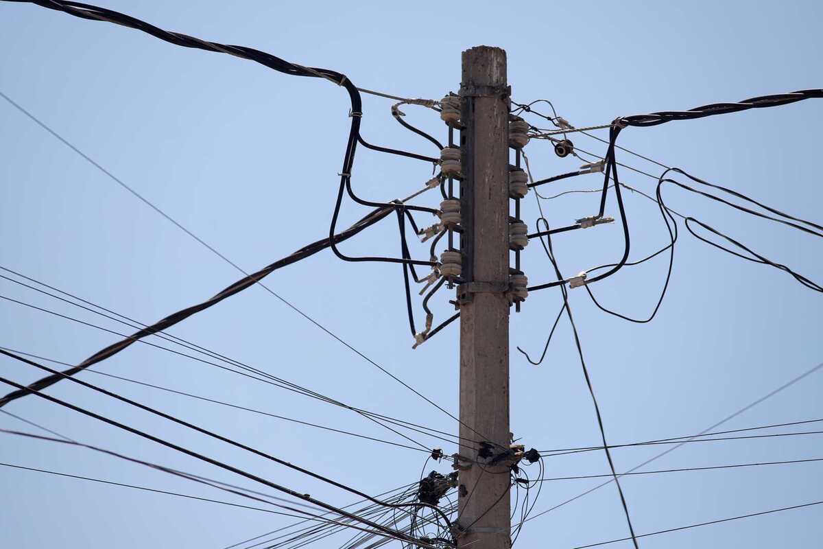Ante el incremento de las temperaturas, llega la sobre demanda de energía eléctrica y en algunos sectores sufren de apagones.| Archivo