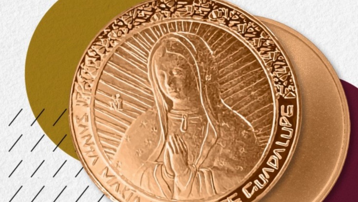 La hermosa pieza fue acuñada en un metal precioso.