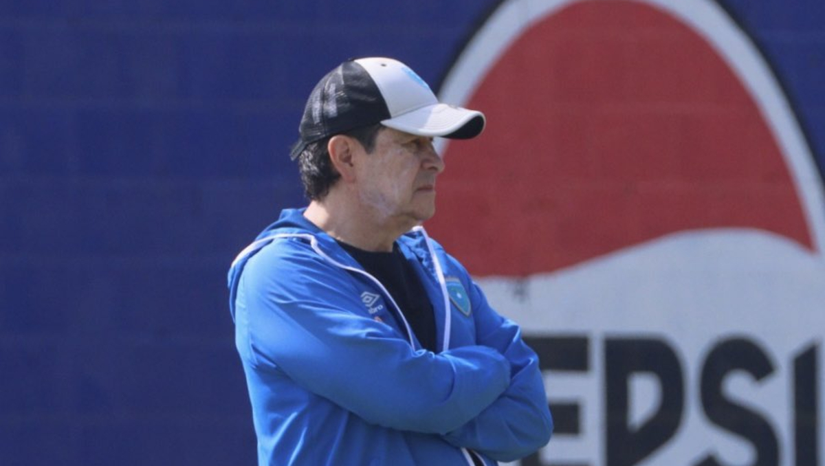 Luis Fernando Tena confía en que Guatemala haga un buen papel en la Copa Oro (X @fedefut_oficial)