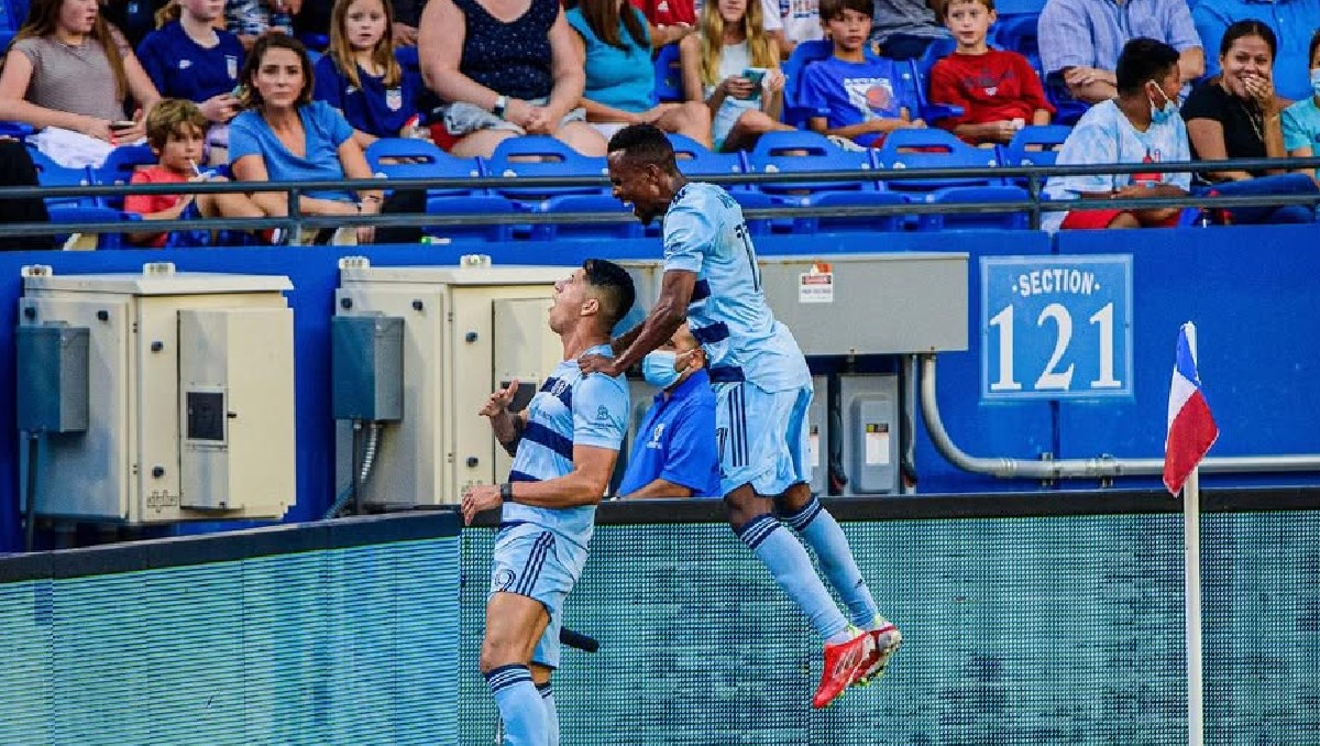 Muere Gadi Kinda, ex compañero de Alan Pulido en el Sporting Kansas City; mexicano le dedica mensaje de despedida (Instagram @alan_pulido17)
