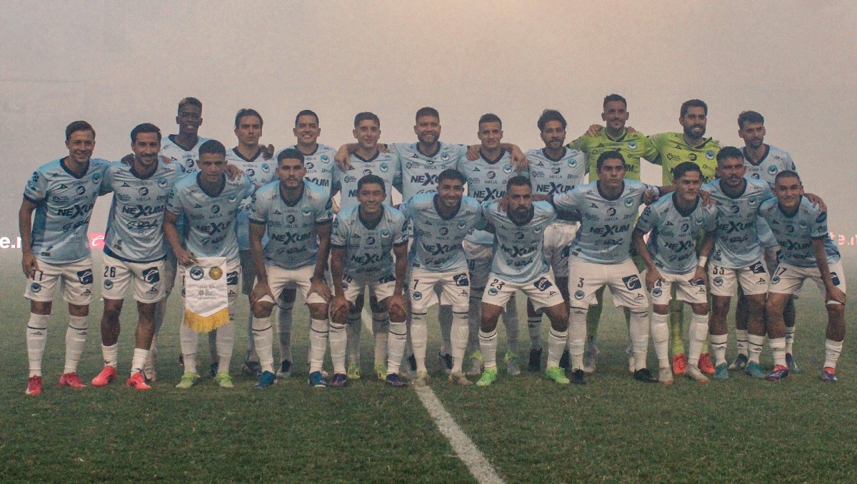 Plantel de la Jaiba Brava en la final del torneo Clausura 2025 de la Liga de Expansión.