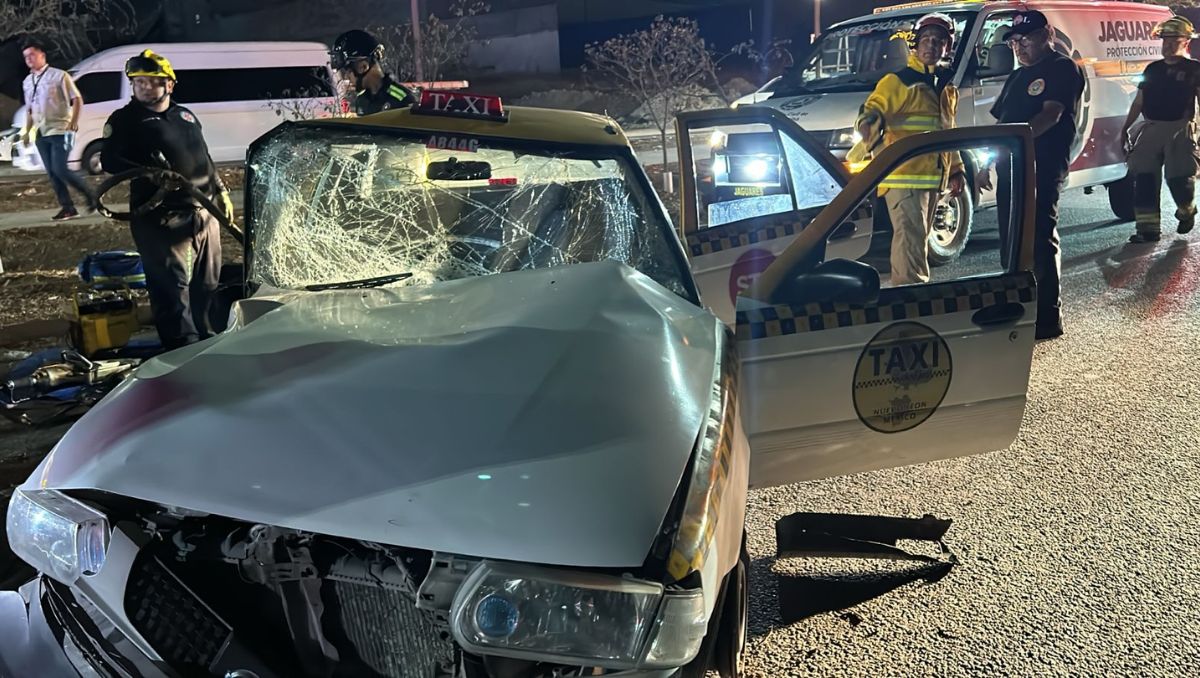 Los vehículos involucrados, un Nissan y Volkswagen, fueron retirados con apoyo de grúas. Especial