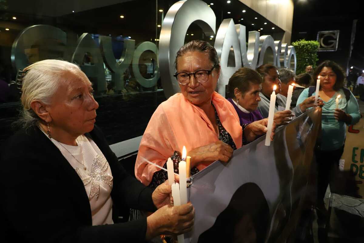 Al velorio llegó la mayor parte del gabinete de la mandataria. (Foto:  Jesús Quintanar)