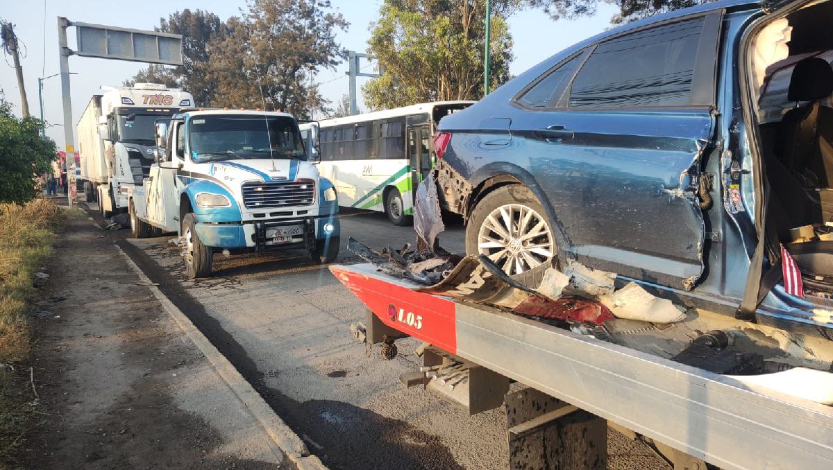 Accidente en la México-Querétaro deja dos personas lesionadas. Foto: (Juan Carlos Gutiérrez)