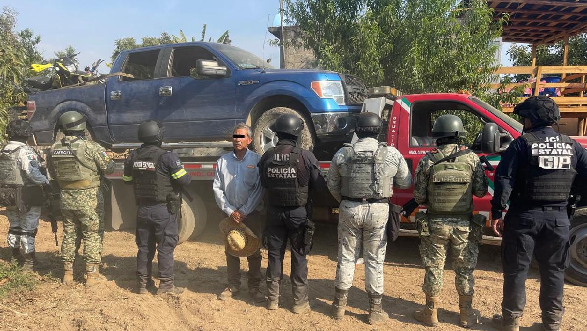 Alberto N, de 63 años, fue detenido durante el aseguramiento de la casa con relación a la Familia Michoacana. Foto: (Especial)