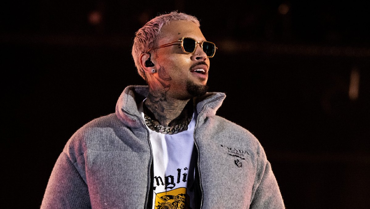 Chris Brown consigue libertad bajo fianza | Especial
