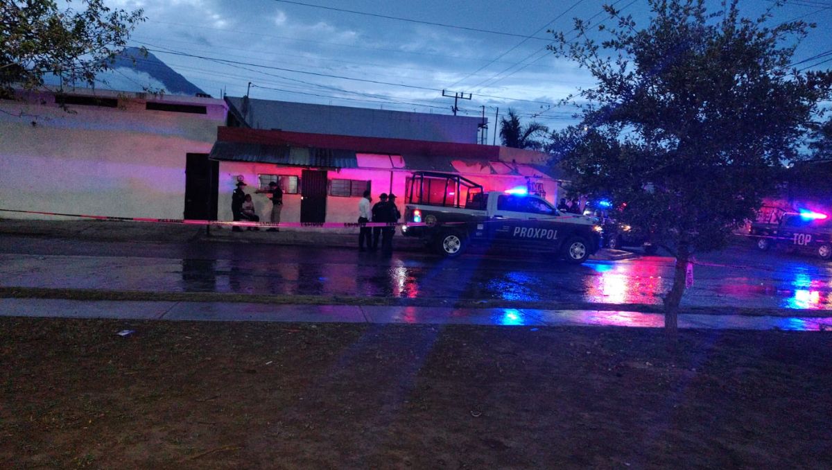 Los elementos policiales arribaron a las instalaciones del centro en Escobedo. | Miranda Arias